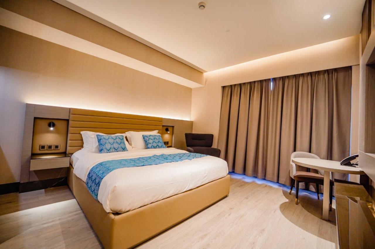 Bayprime Hotel Paranaque City Dış mekan fotoğraf